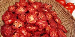 طرز تهیه گوجه فرنگی خشک ساده و بازاری مرحله به مرحله