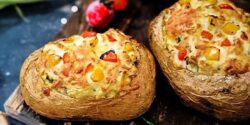 طرز تهیه سیب زمینی شکم پر ساده و خوشمزه مرحله به مرحله