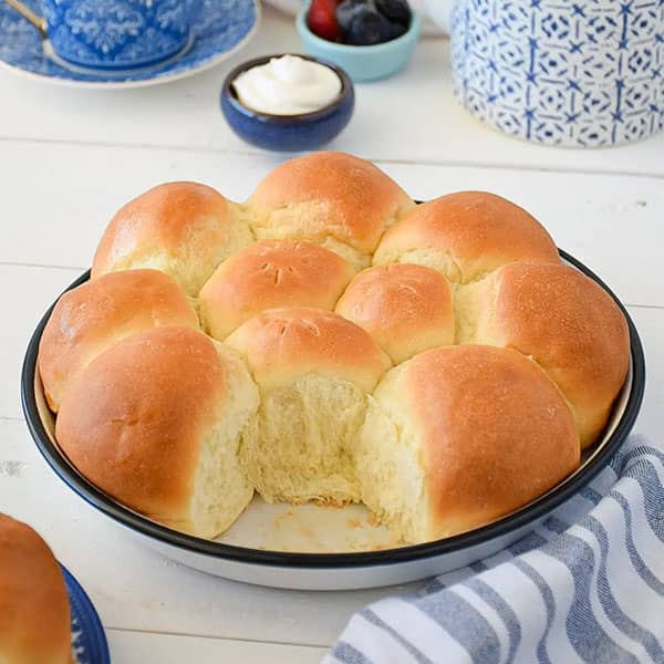 طرز تهیه نان شیر