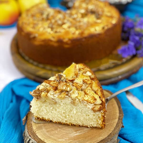 طرز تهیه کیک سیب گردویی