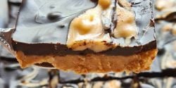 طرز تهیه اسلایس بادام زمینی خوشمزه مرحله به مرحله