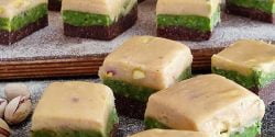 طرز تهیه اسلایس کارامل و پسته خوشمزه مرحله به مرحله