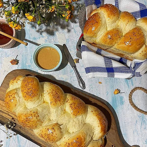 طرز تهیه نان سمولینا