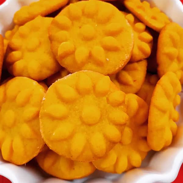 طرز تهیه بیسکویت زعفرانی