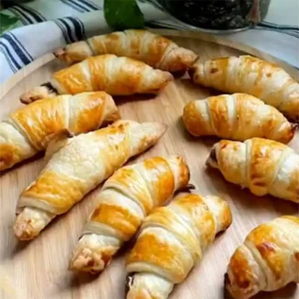 طرز تهیه کروسان شکلاتی