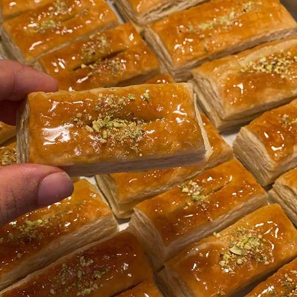 طرز تهیه شیرینی زبان