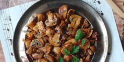 طرز تهیه خوراک قارچ خوشمزه و مجلسی مرحله به مرحله