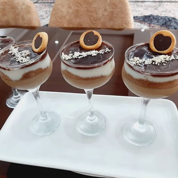 طرز تهیه پودینگ نسکافه وانیلی