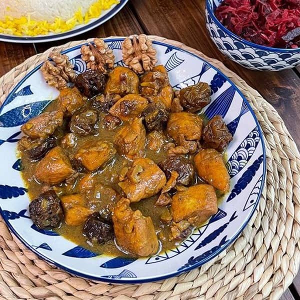 طرز تهیه خورش مرغ و گردو