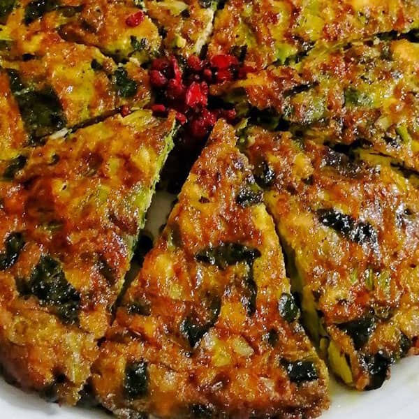 طرز تهیه کوکوی اسفناج با مرغ