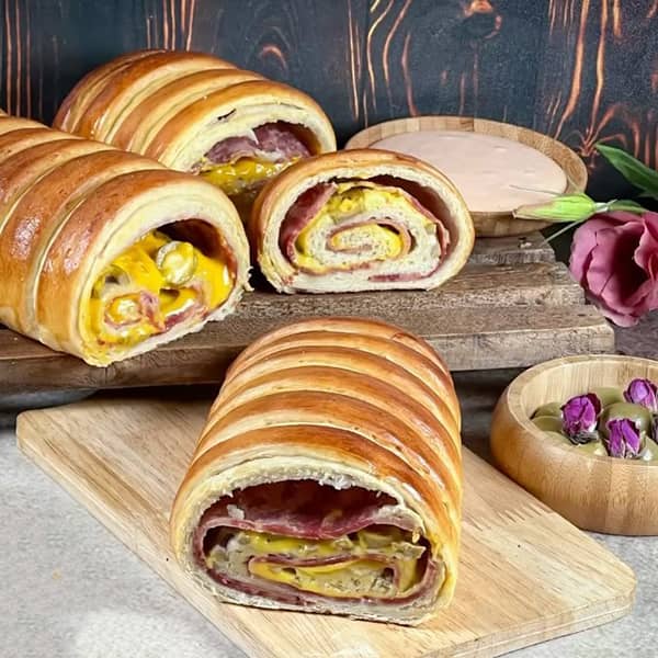 طرز تهیه رول ژامبون و پنیر