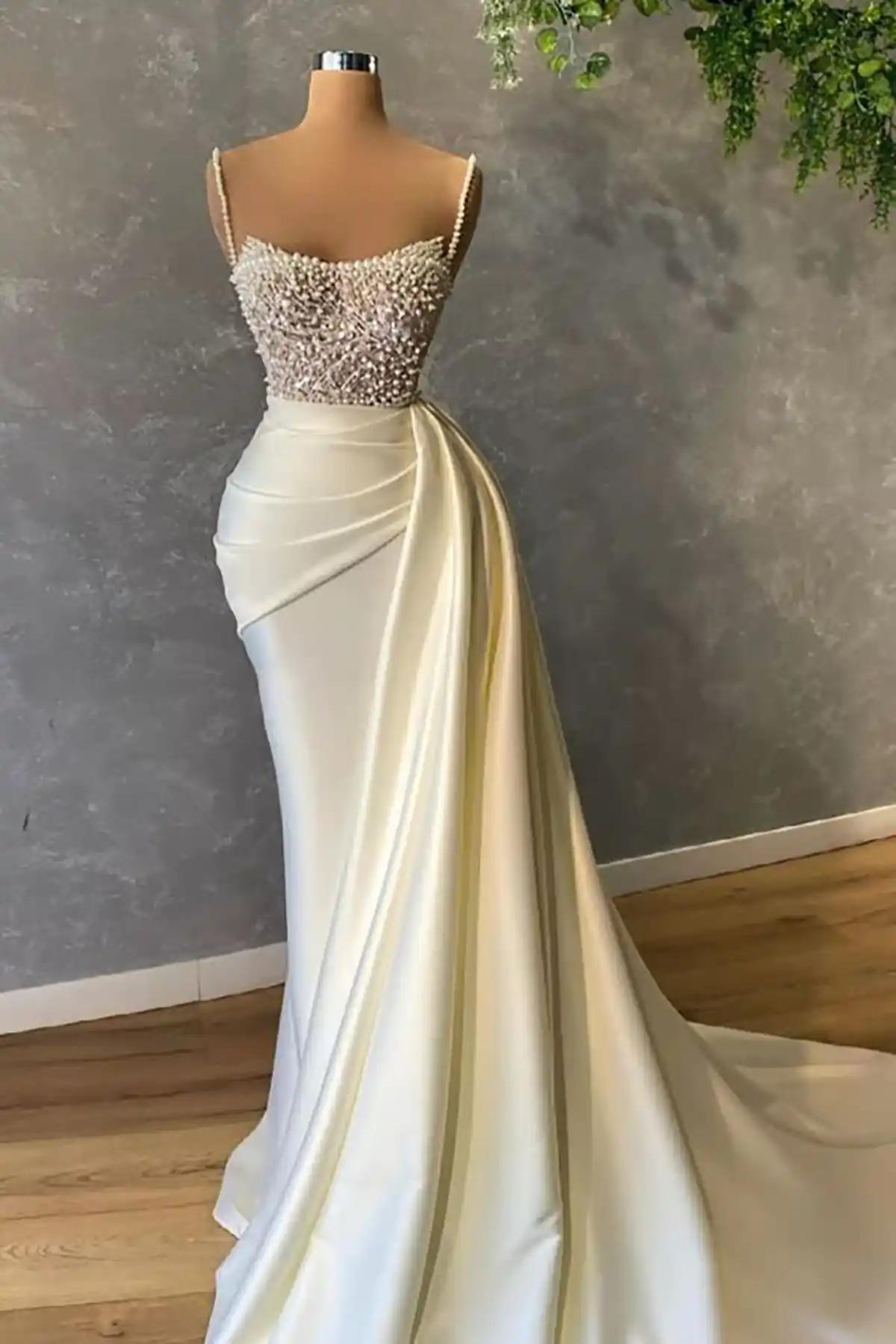 لباس عروس سفید لاکچری