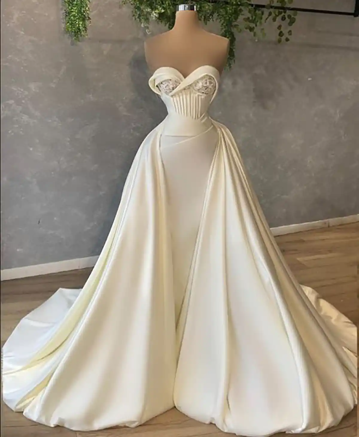 لباس عروس سفید لاکچری