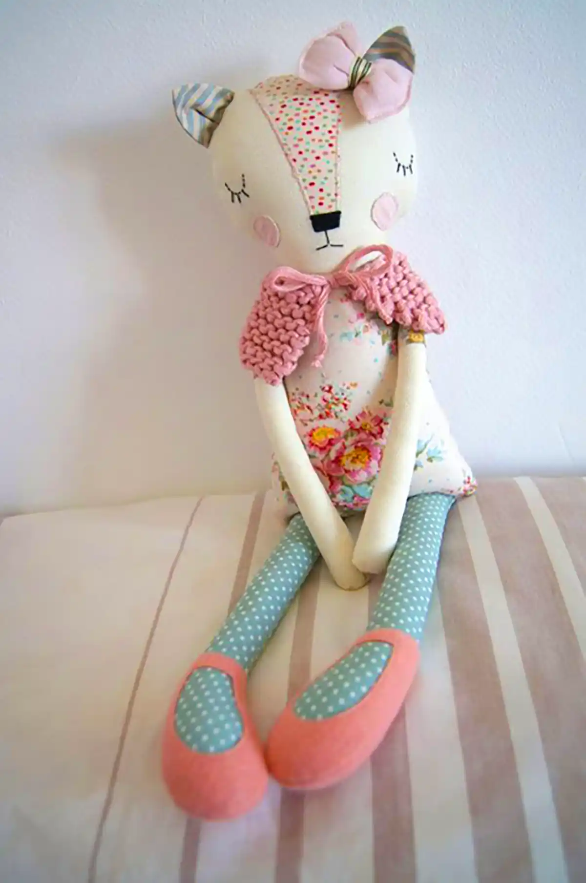 عروسک پارچه ای خرگوش دستساز 