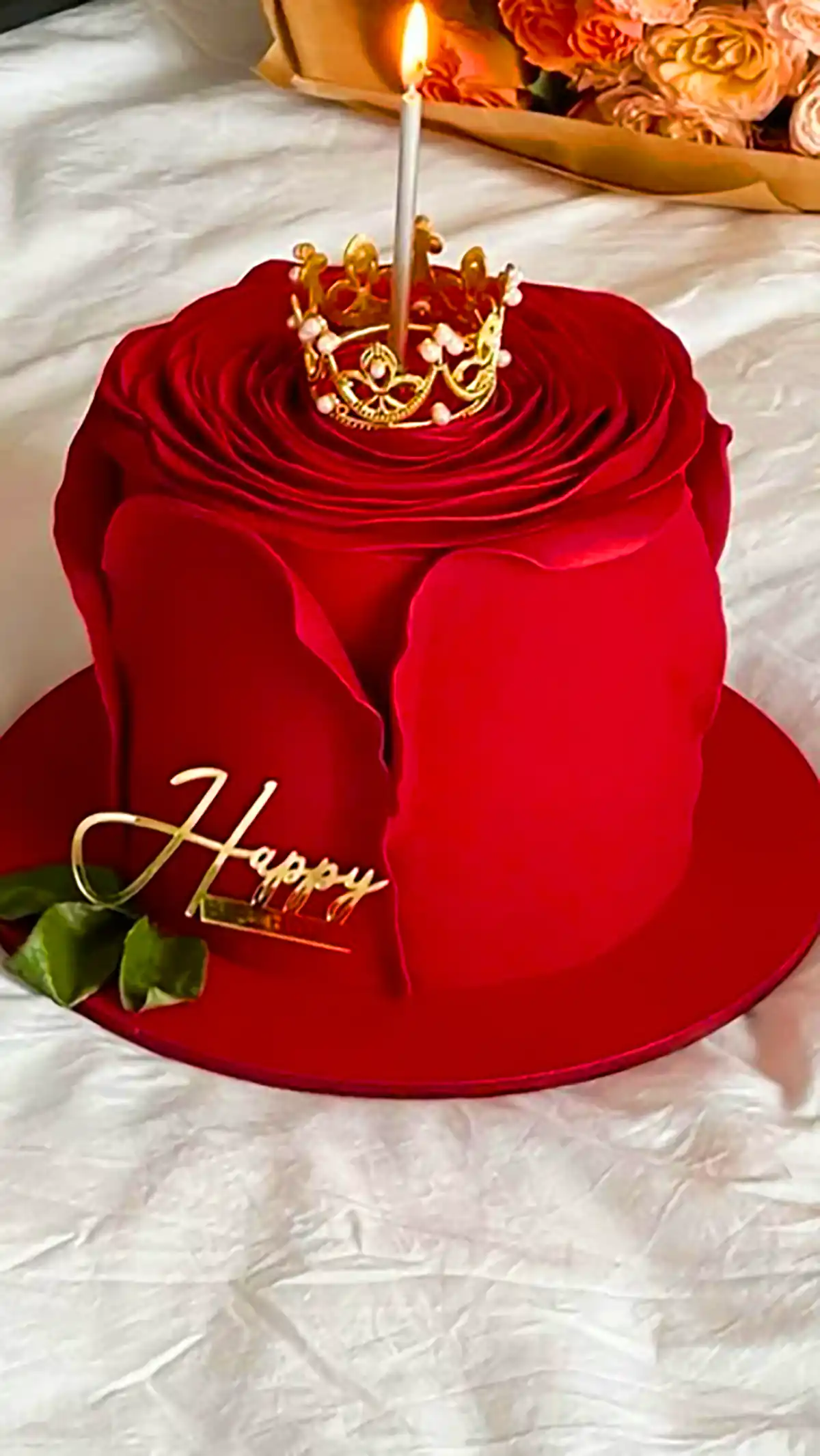 کیک خامه ای رز قرمز 