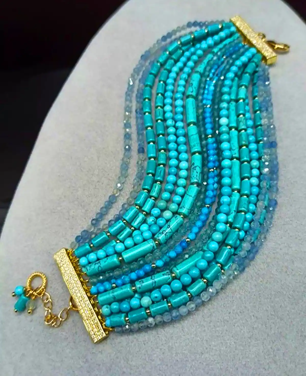 دستبند سنگی آبی 