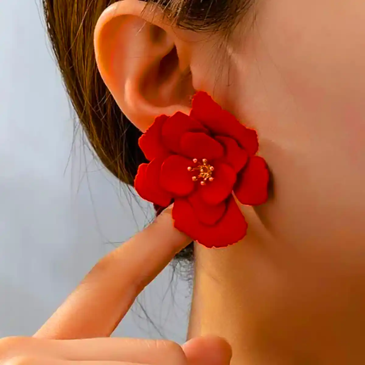 گوشواره گل قرمز بزرگ