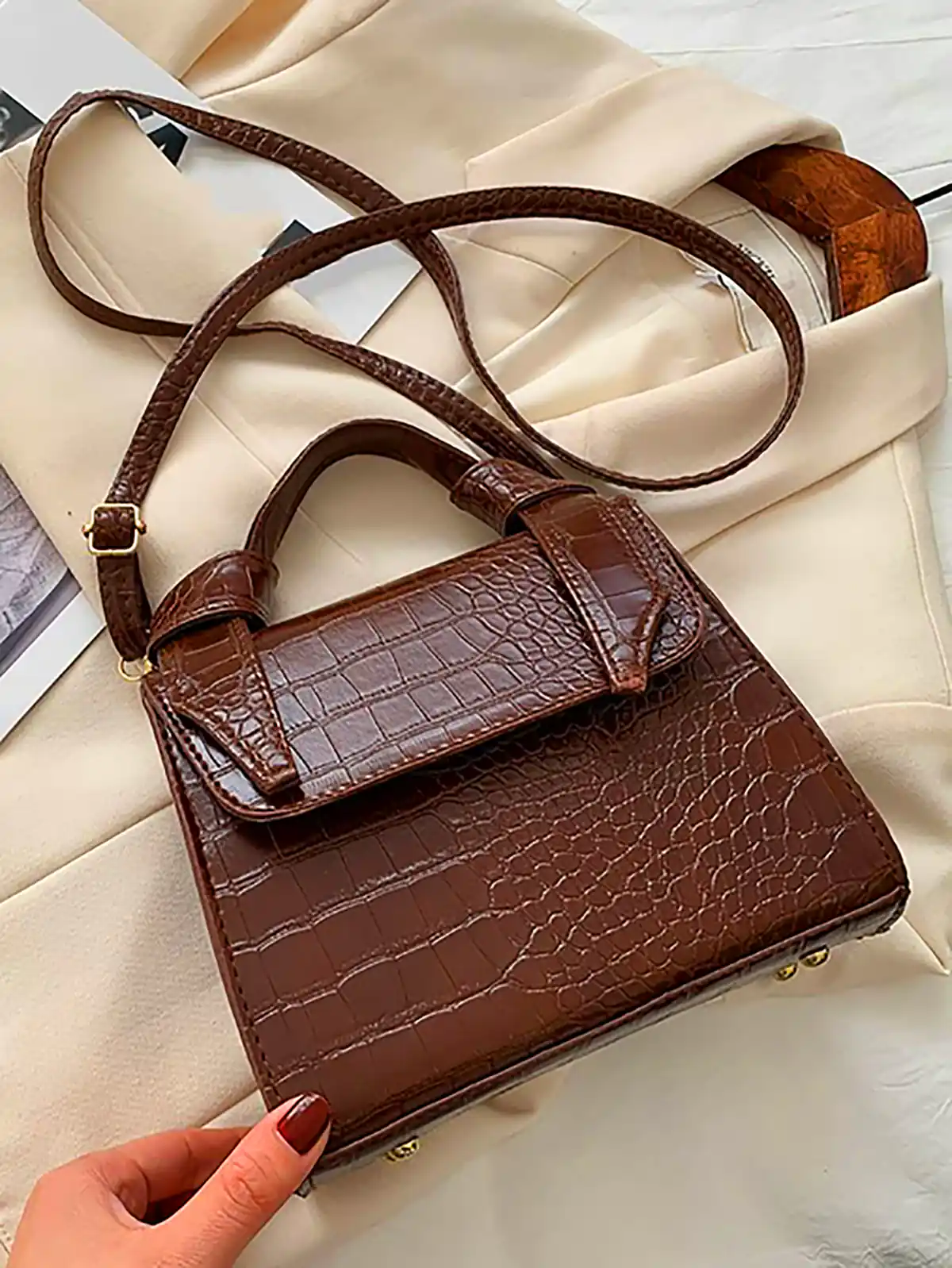 کیف کرم قهوه ای کلاسیک