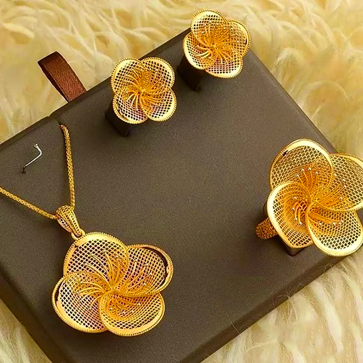 سرویس طلا دخترانه طرح گل