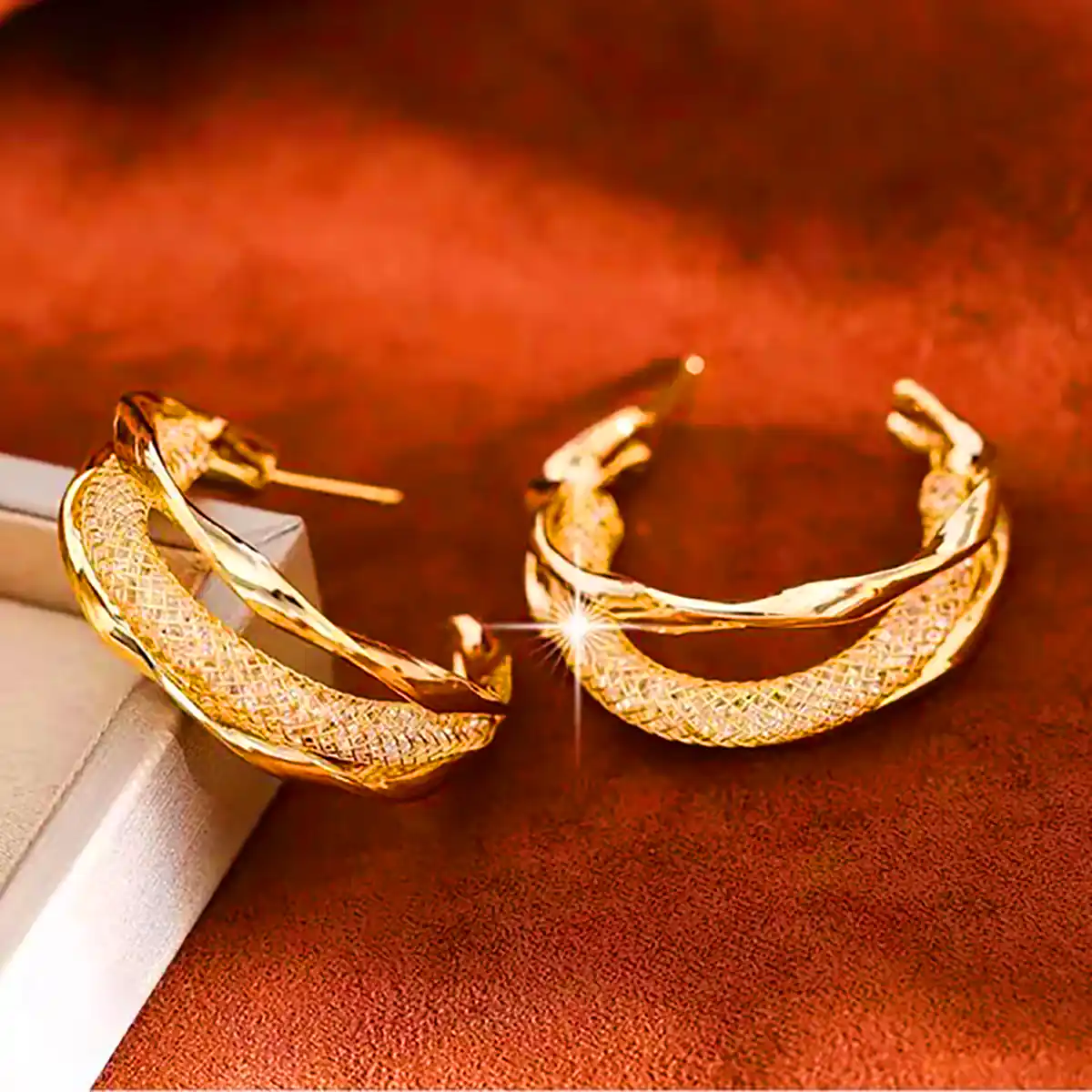 گوشواره حلقه ای مشبک طلایی