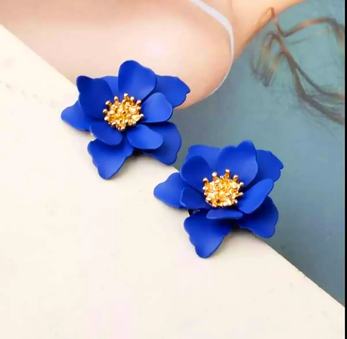 گوشواره فانتزی گلبرگ رنگی