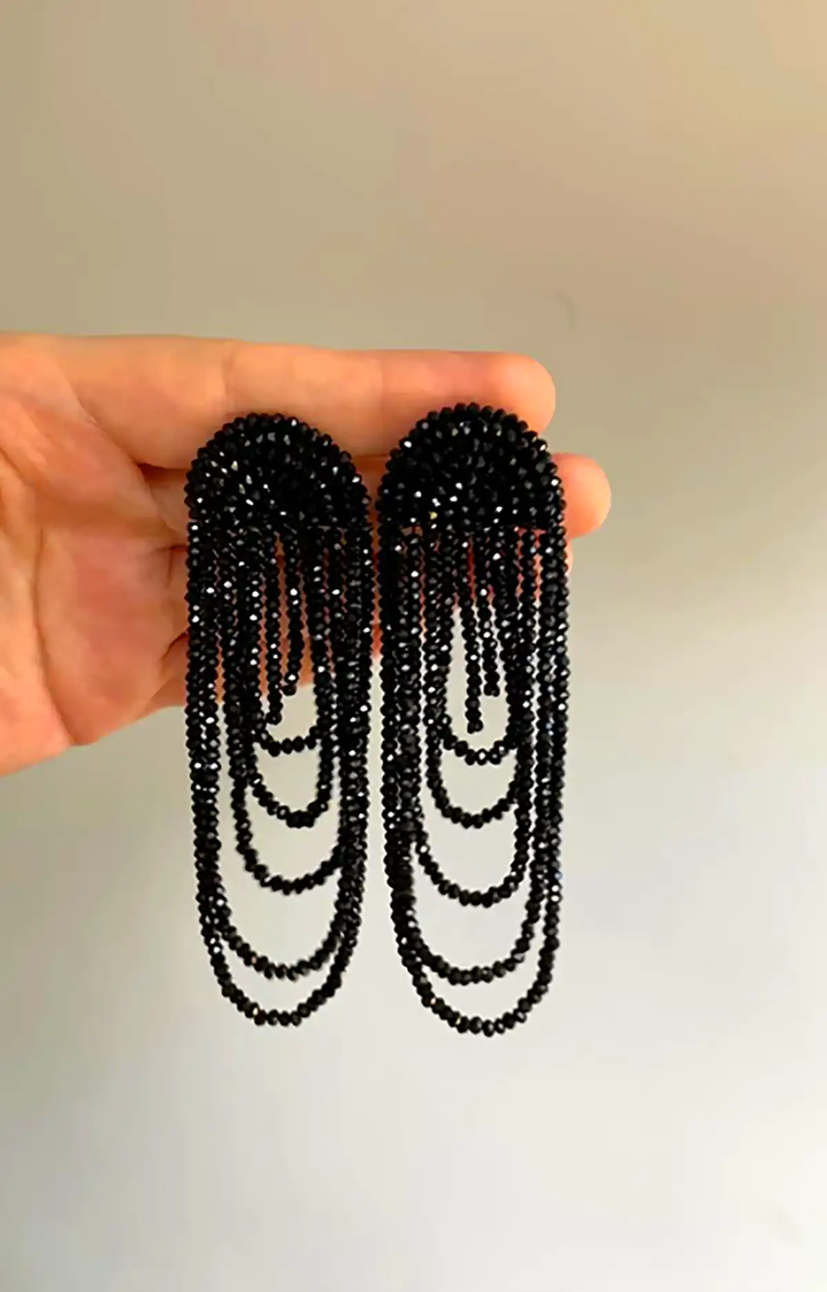 گوشواره رشته ای مشکی