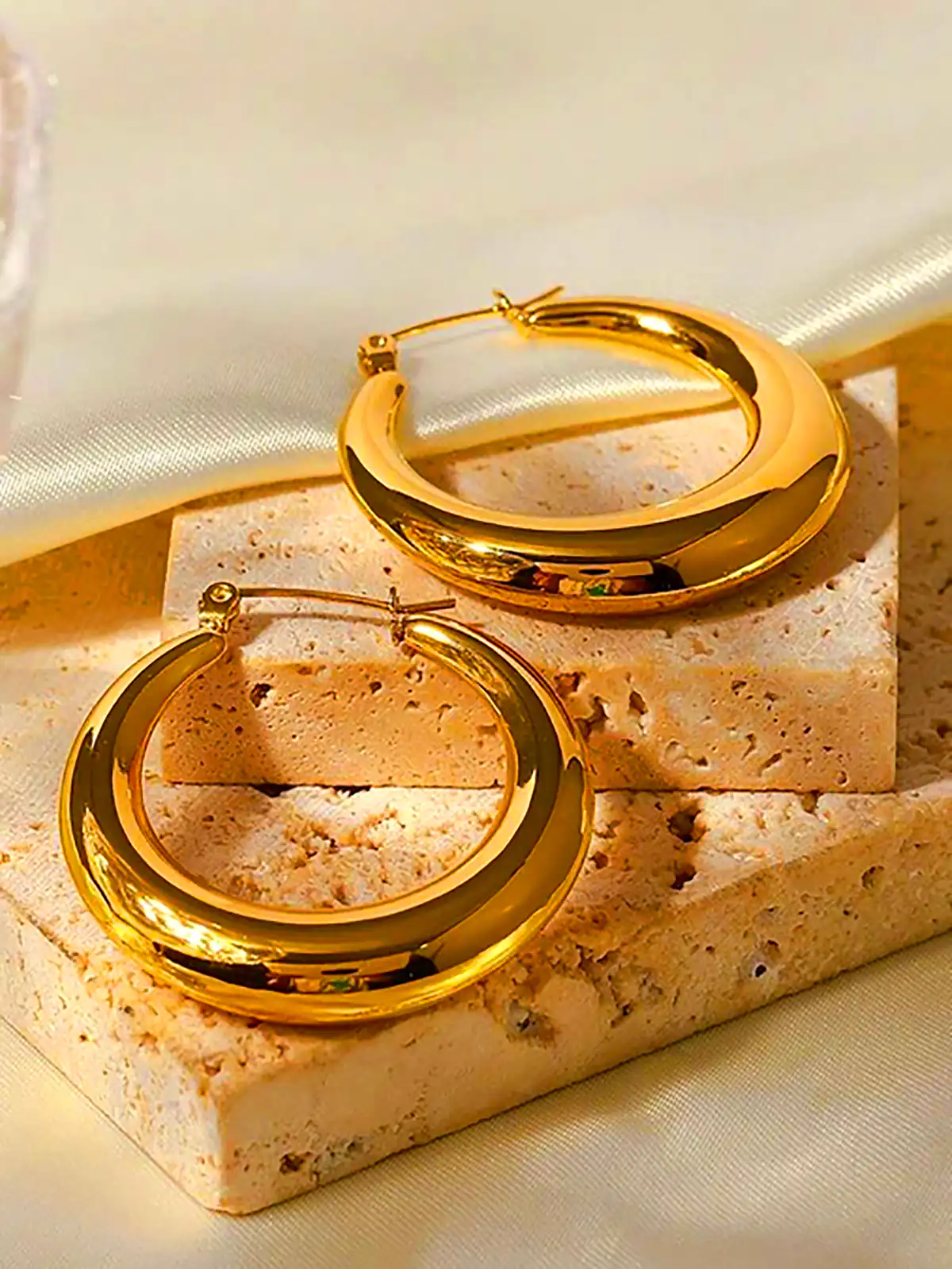 گوشواره طلا حلقه ای مدرن