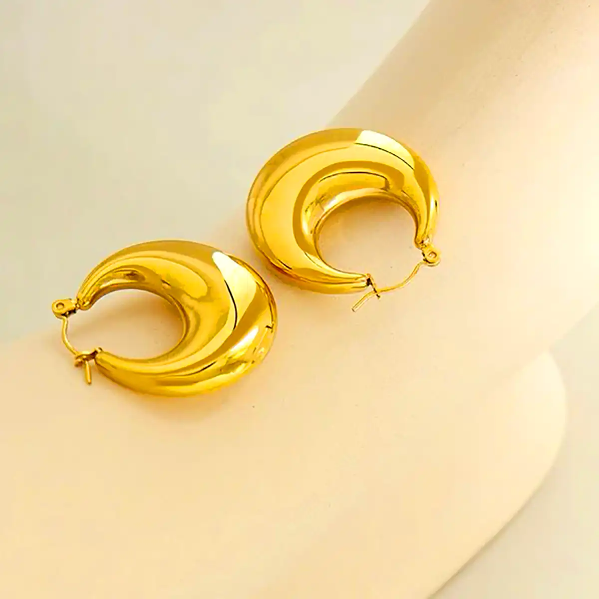 گوشواره طلا حلقه ای مدرن
