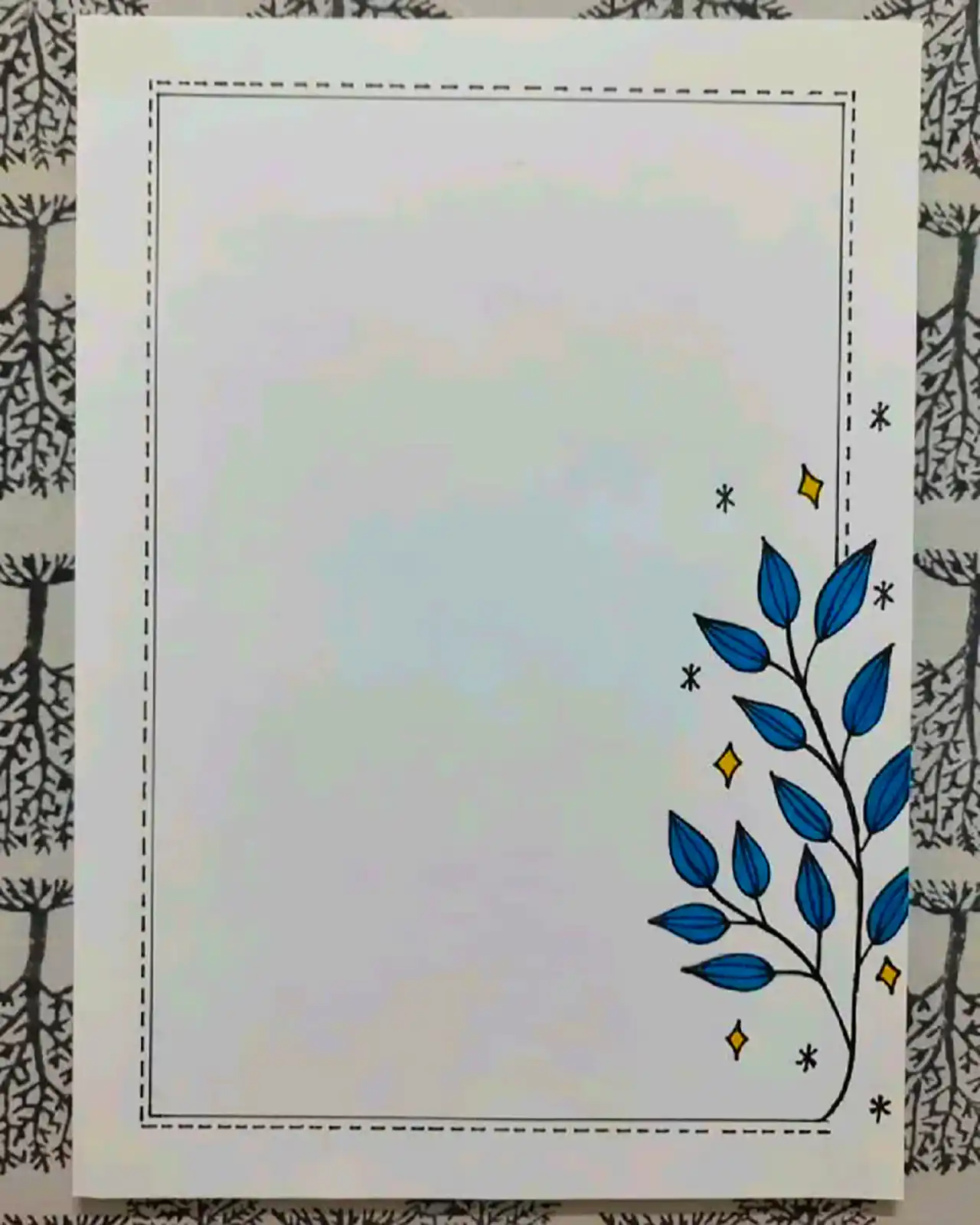 حاشیه دفتر مشق با طرح گل