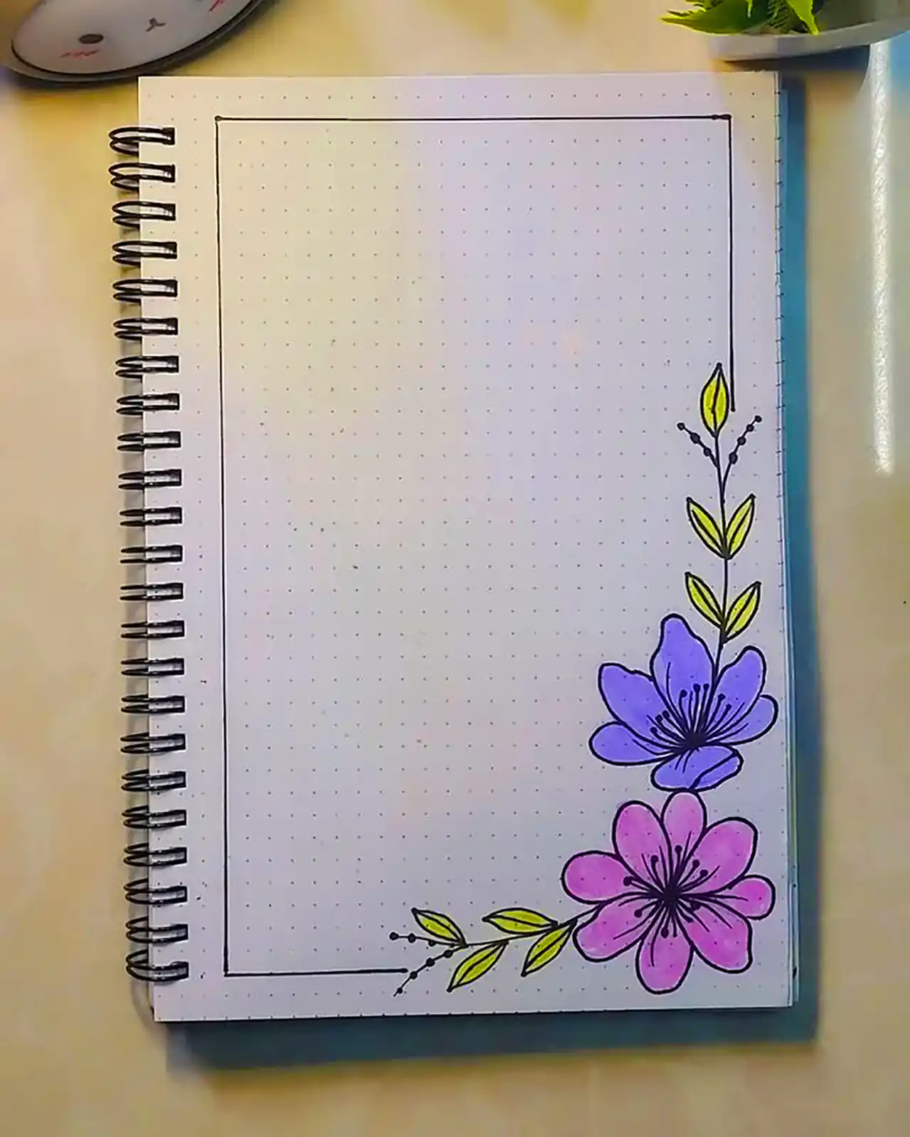 حاشیه دفتر مشق با طرح گل
