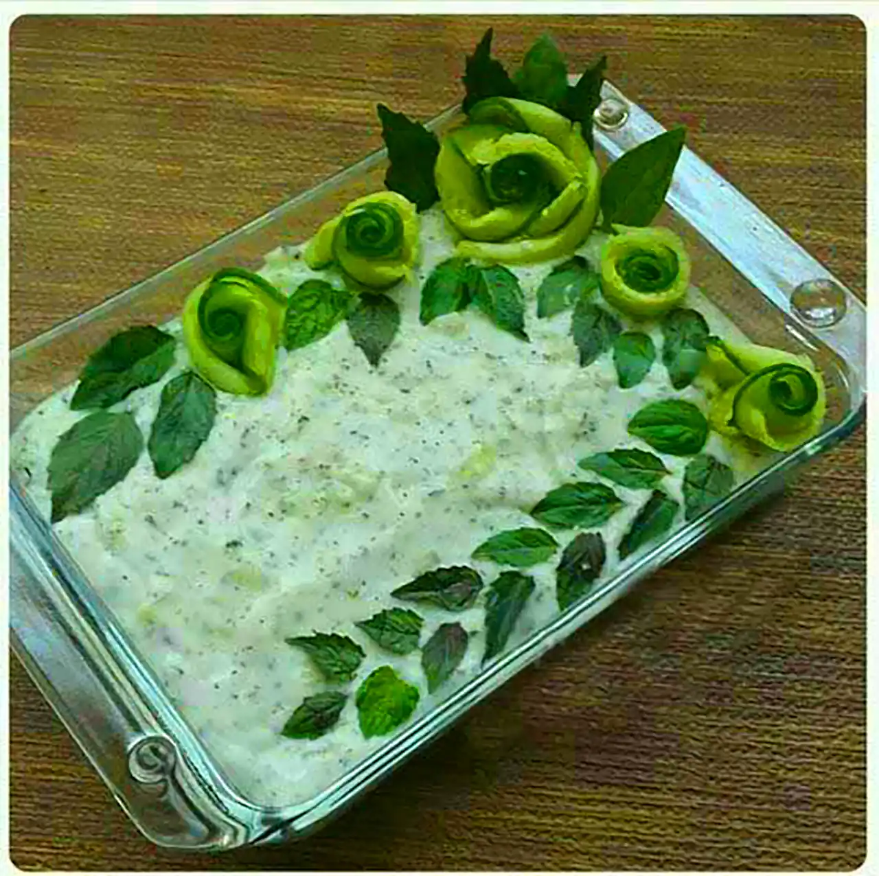تزئین حرفه ای ماست و خیار