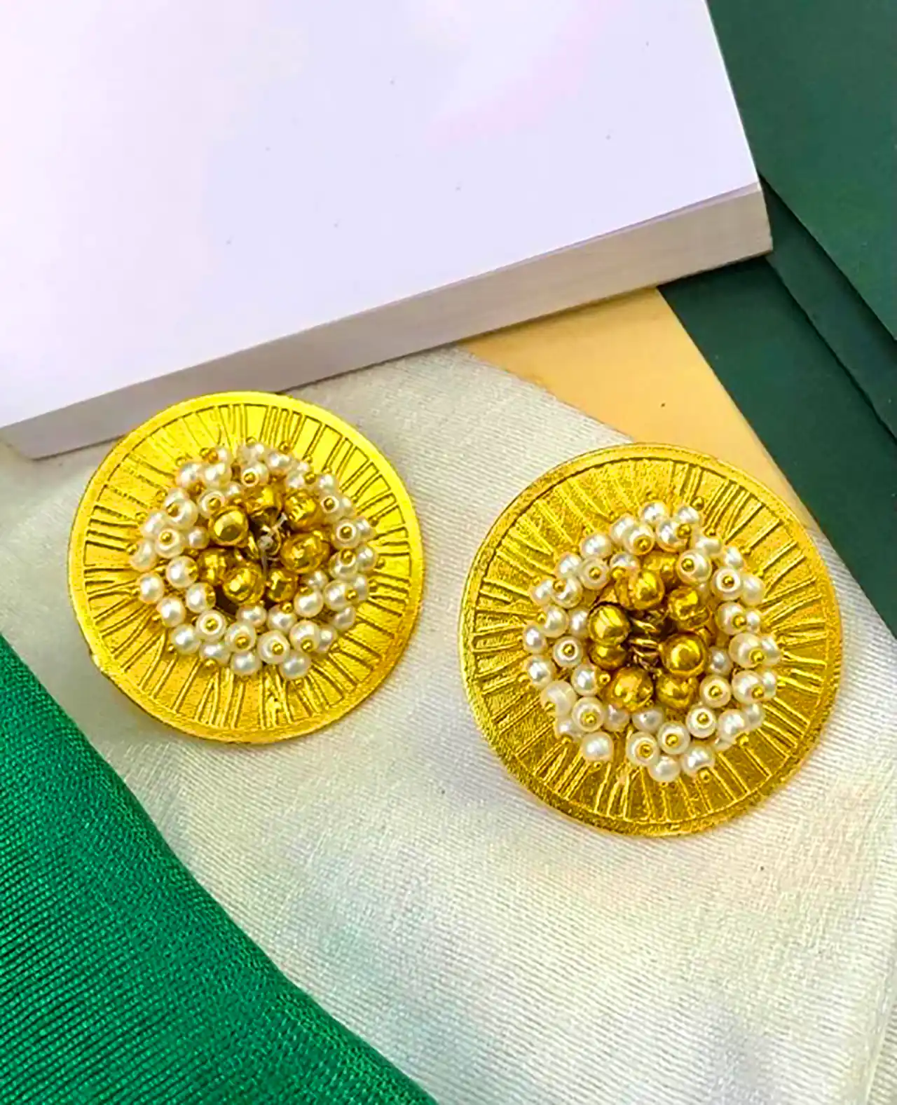 گوشواره دفرمه و خاص دخترانه 