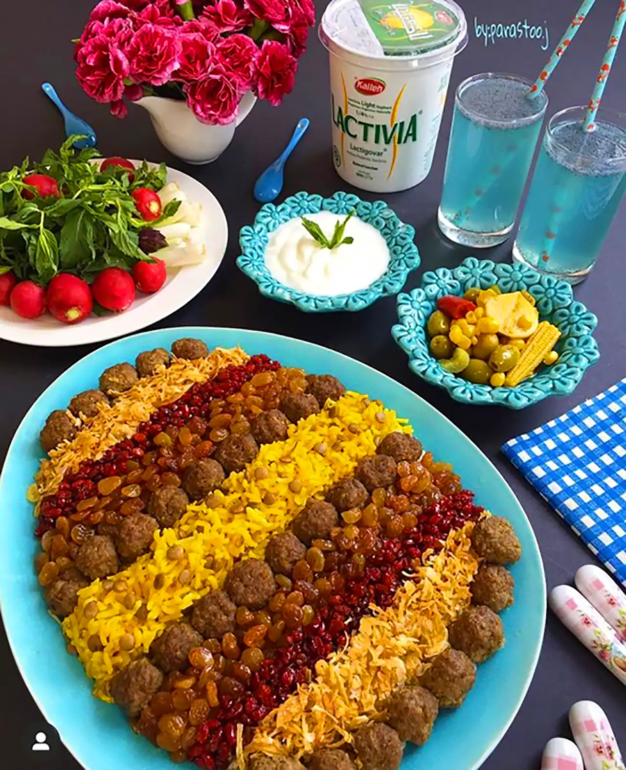 غذای سنتی ایرانی تزئین شده