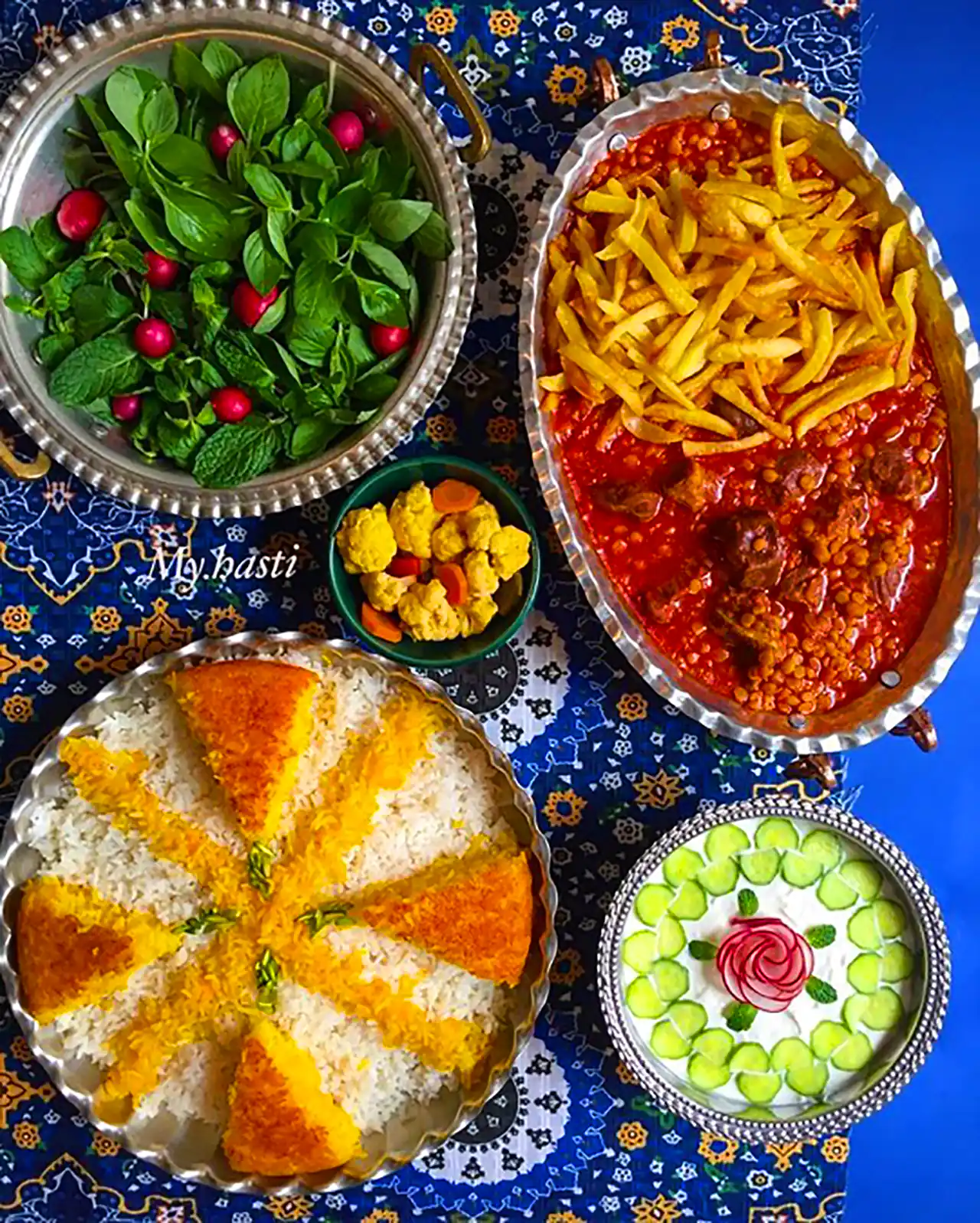 غذای سنتی ایرانی تزئین شده
