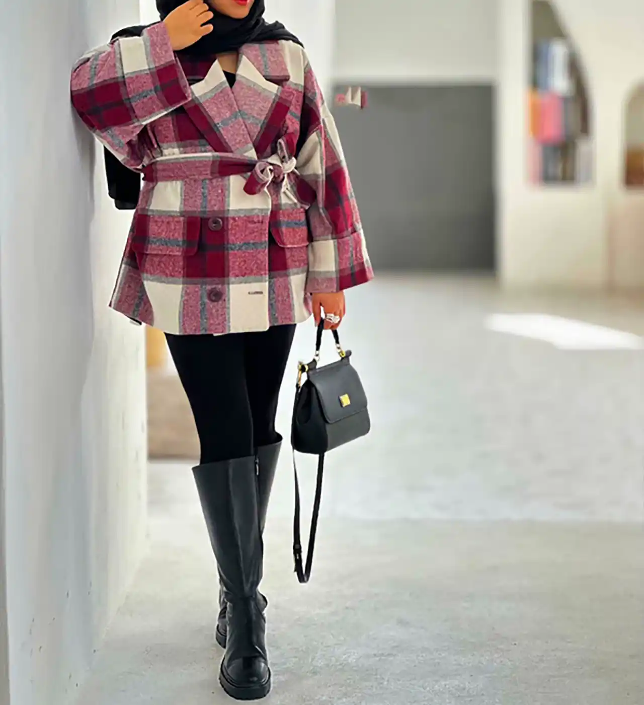 تیپ زنانه مینیمال مدروز